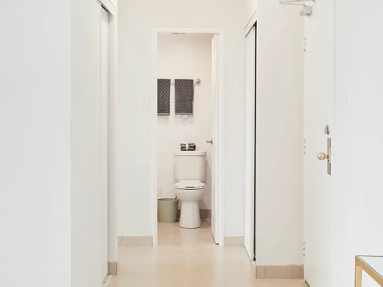 35 Warrender Ave #1 BD — Photo 7