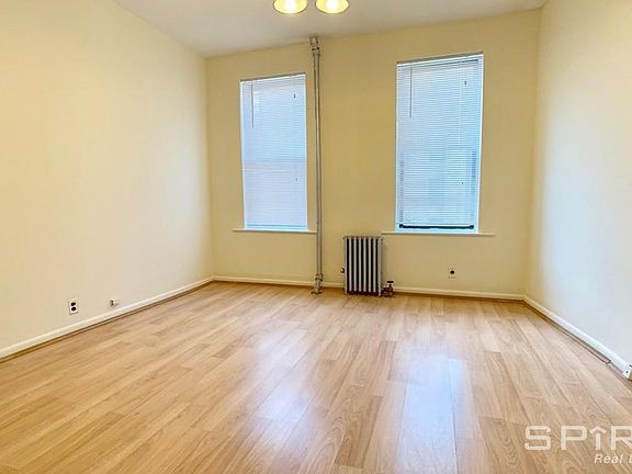 4th image of 3427 41st St APT 1R