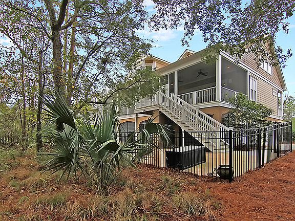 3rd image of 1942 N Creek Dr