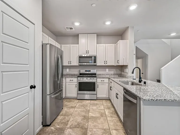 7476 Onyx Star St — Photo 7