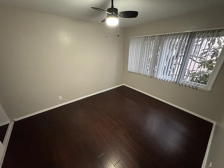 6000 Franklin Avenue — Photo 10