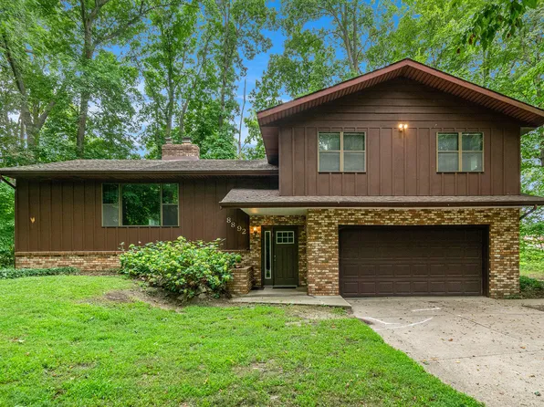 8892 Maplewood Dr, Berrien Springs, MI 49103