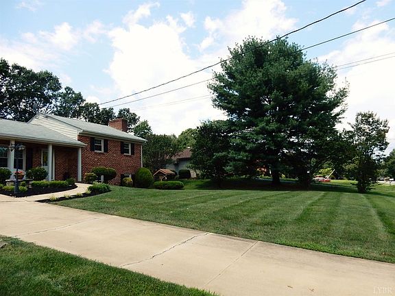 4th image of 156 Deerwood Dr