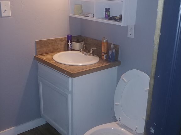 3rd image of 5396 Parklane Dr