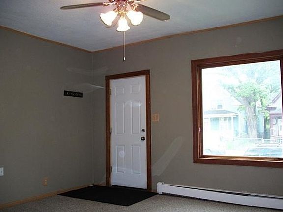 3rd image of 1129 Bush Ave