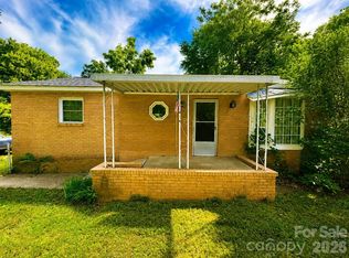 128 E Hilltop Dr, Gastonia, NC 28054