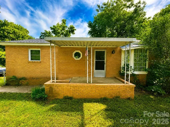 128 E Hilltop Dr, Gastonia, NC 28054