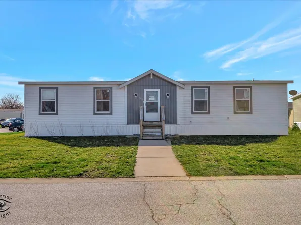 126 Saint Pauls Dr, Bourbonnais, IL 60914