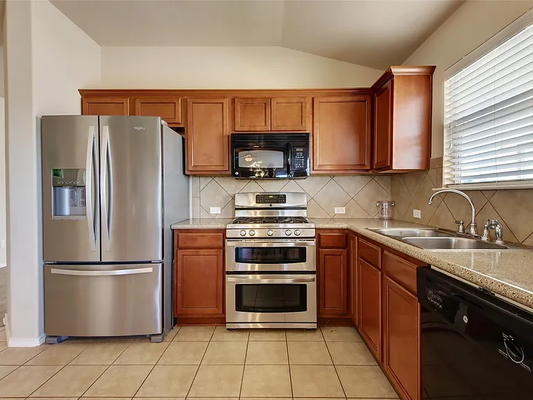 2731 Herrington Cv — Photo 12