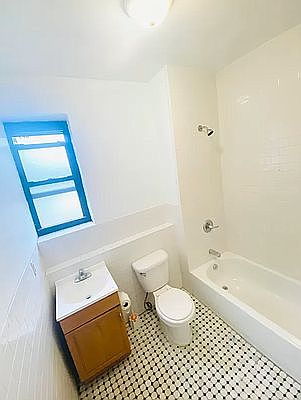 5th image of 41 Saint Nicholas Ave APT 1R