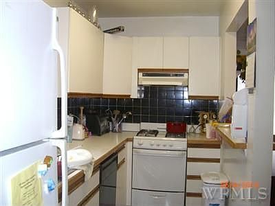 5th image of 52 Lincoln Ave
