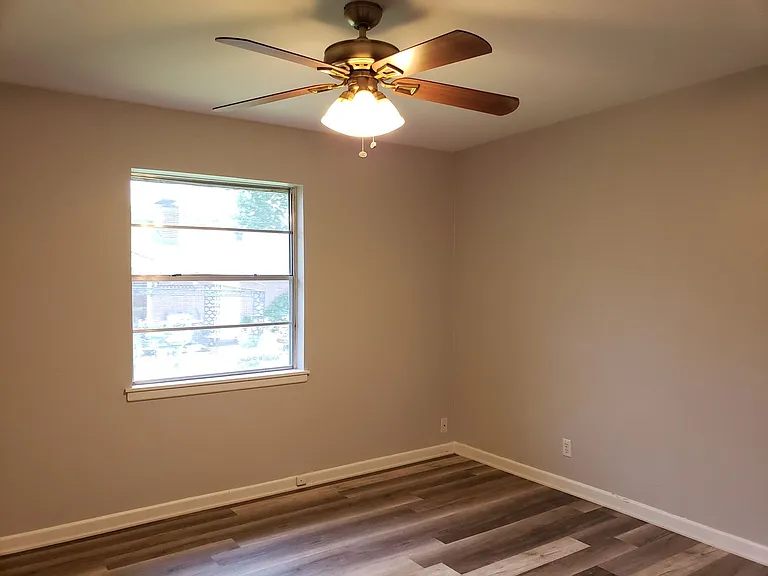 219 Stanford St — Photo 15
