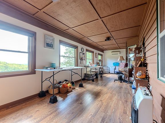 38th image of 124 Graystone Dr