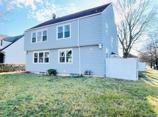 198 Stratford Rd, Buffalo, NY 14216