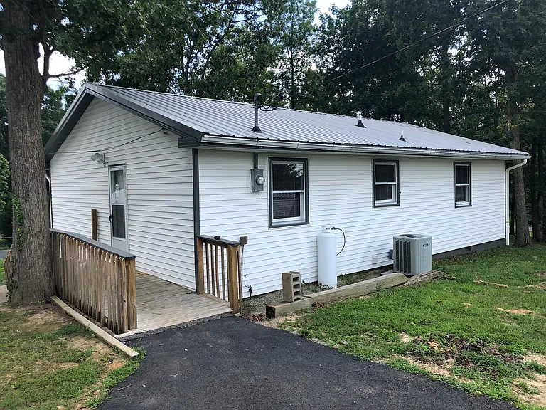 142 Railroad Hill Rd — Photo 4