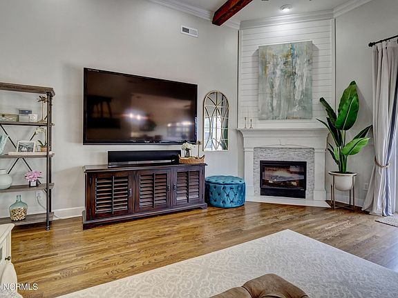2nd image of 2822 Warlick Dr