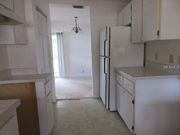 3rd image of 518 S Seneca Blvd