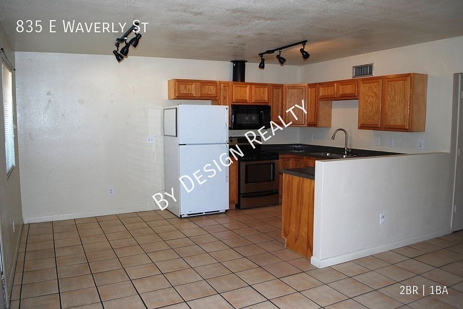 1st image of 835 E Waverly St