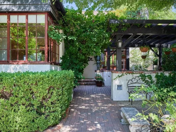 720 N Indian Hill Blvd, Claremont, CA 91711