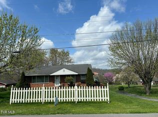 604 Ridgeview Dr, Johnson City, TN 37604