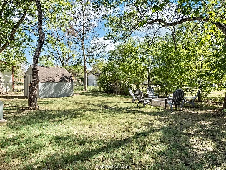 116 Richards St — Photo 38