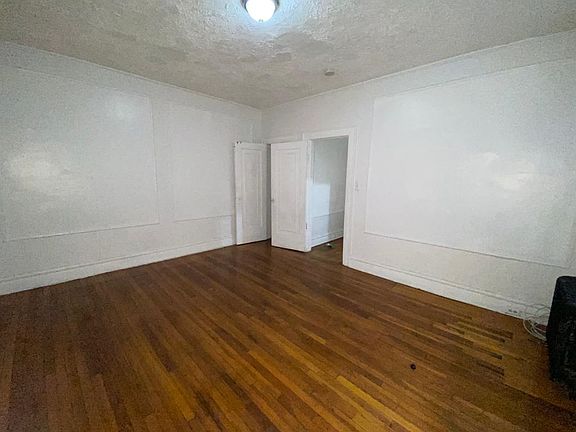 4th image of 233 Weequahic Ave #2A