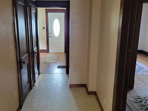 5th image of 111 E 7th St