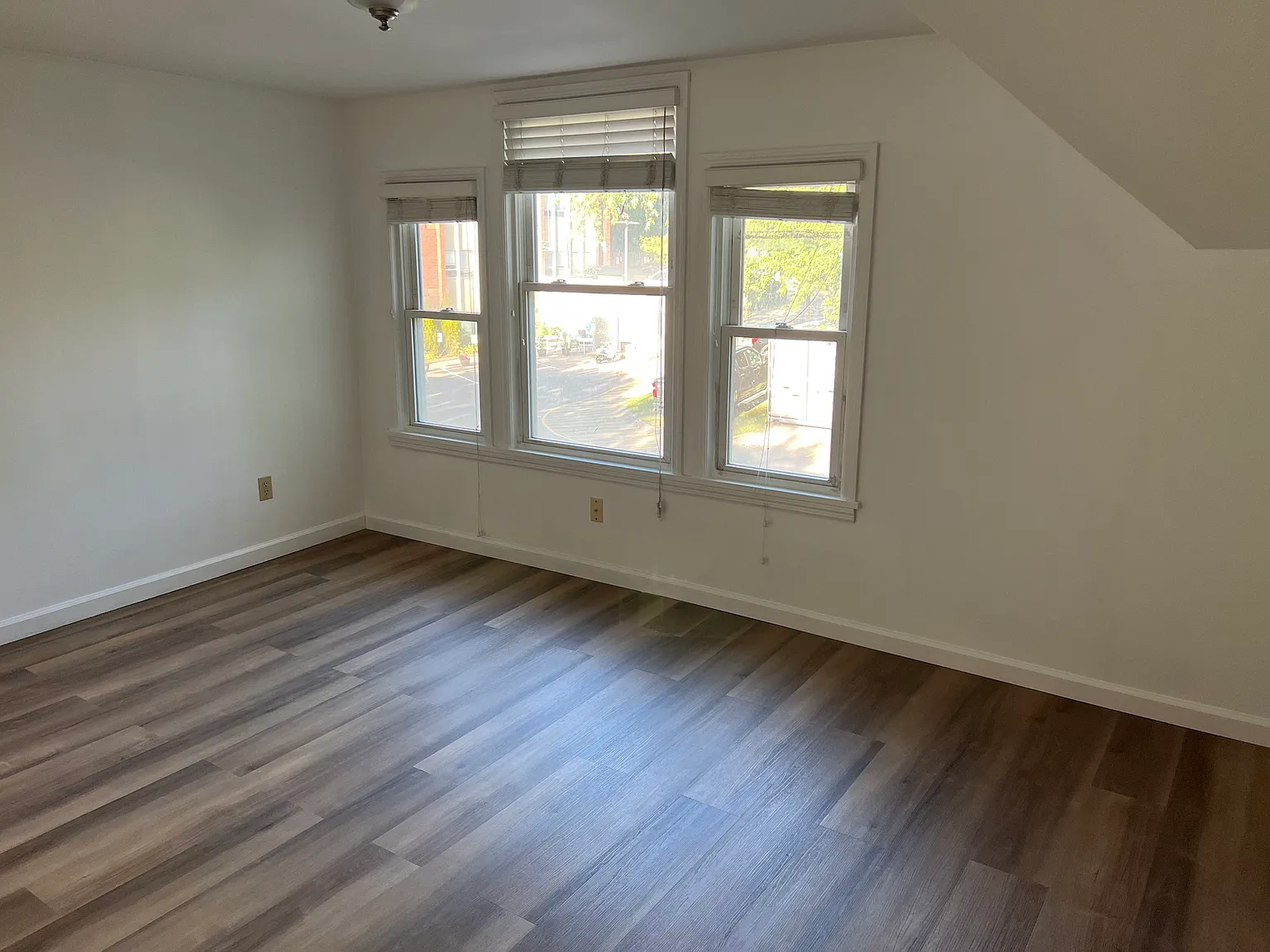 292 Pearl St — Photo 3