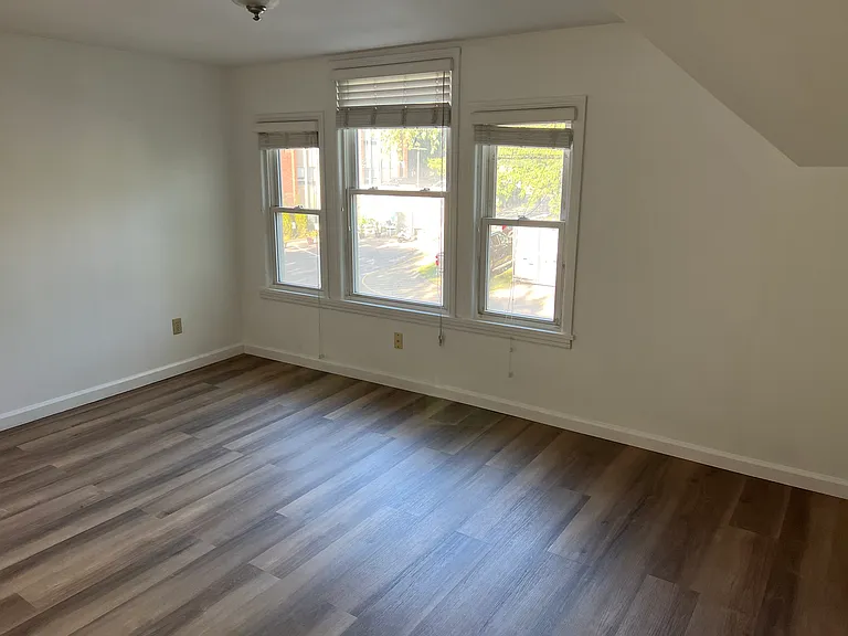292 Pearl St #1 — Photo 3