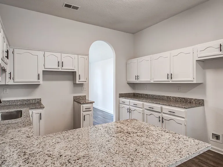 5624 Annandale Dr — Photo 18