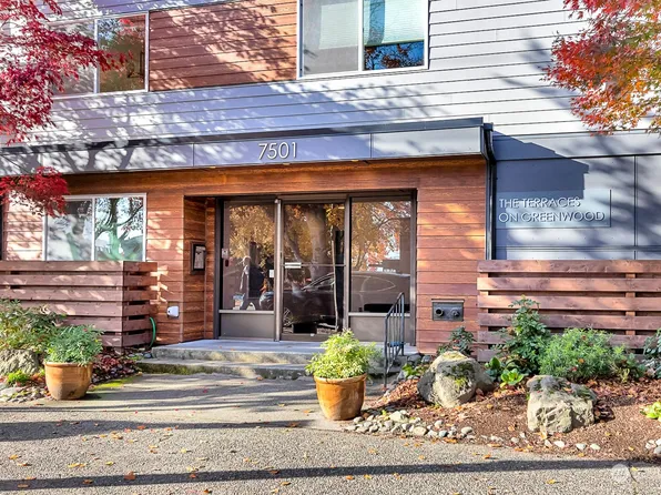 7501 Greenwood Avenue N #201, Seattle, WA 98103