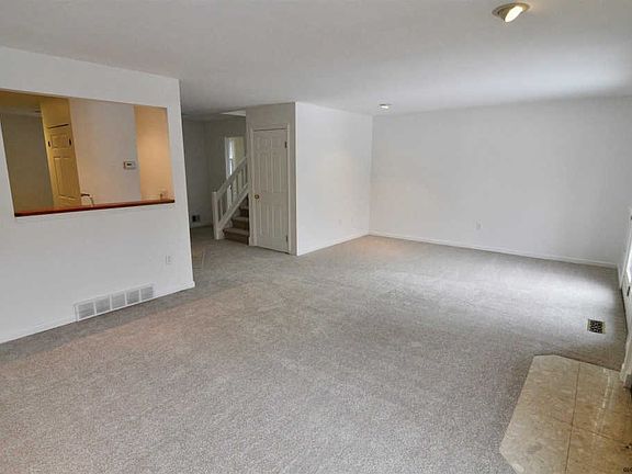 5th image of 88 Tompion Ln