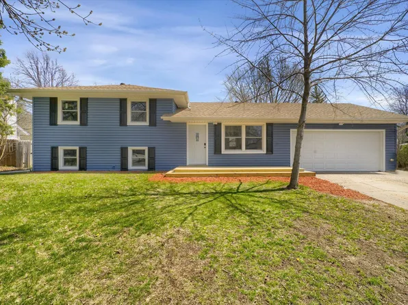 8679 Ironwood Ave S, Cottage Grove, MN 55016