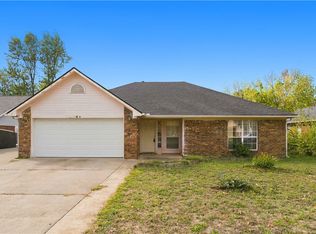 808 N 26th St, Rogers, AR 72756