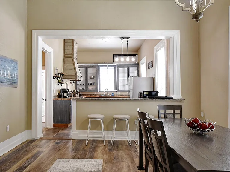 1246 Waverly Ave #101 — Photo 10