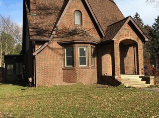 715 E Grand River Ave, Fowlerville, MI 48836