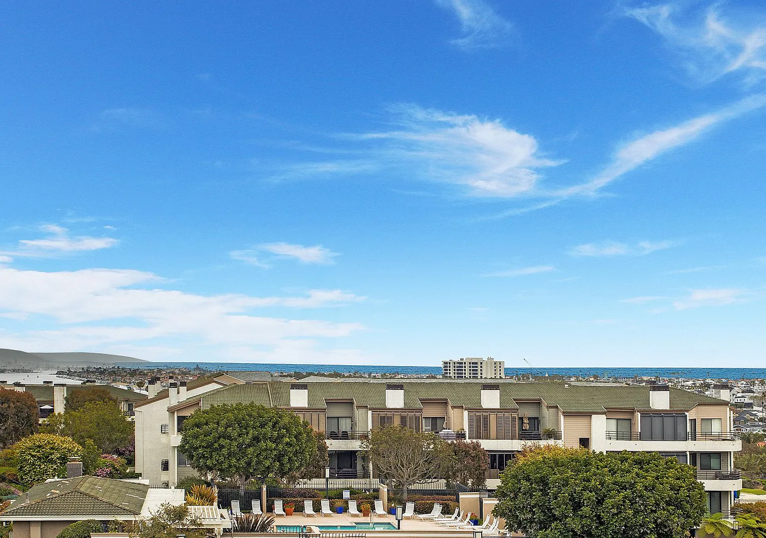 Welcome to Luxurious Villa Balboa in Newport Beach Heights! — Photo 2