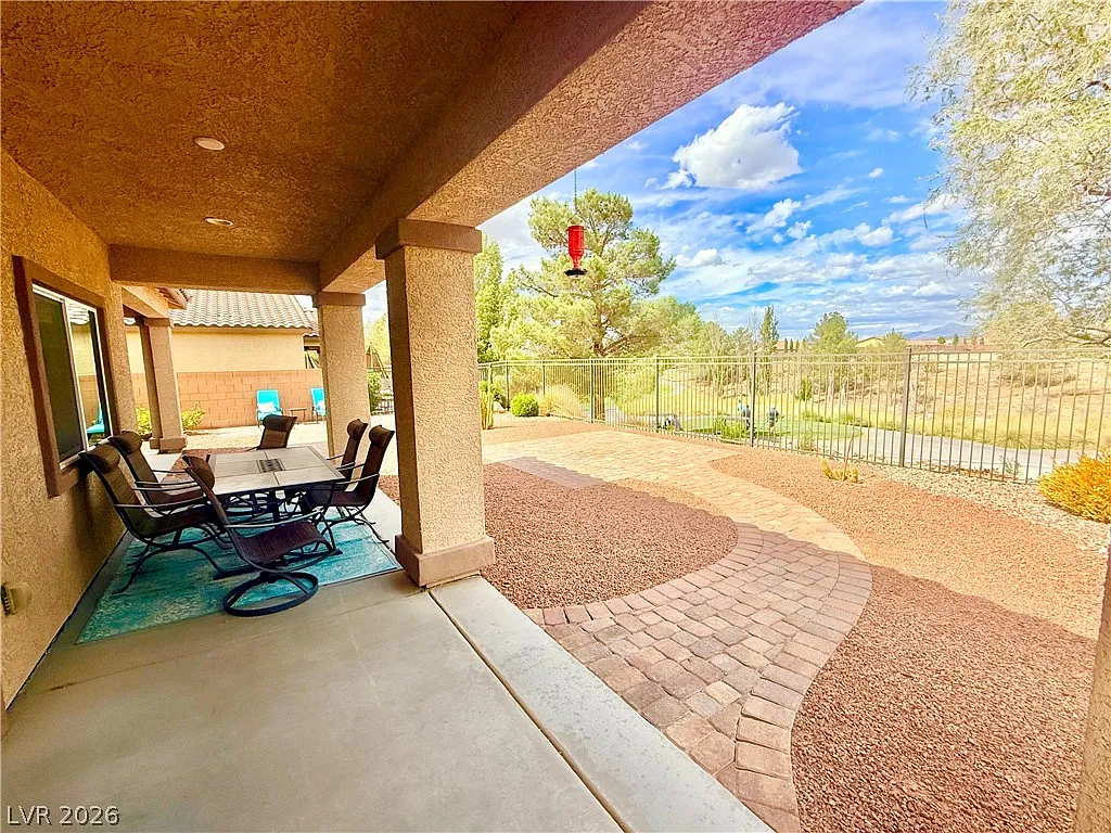 2 bed, 2.0 bath, 1533 sqft, $2,000 — Photo 4