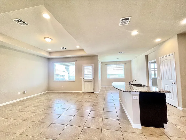 16412 Vescovo Ln — Photo 7