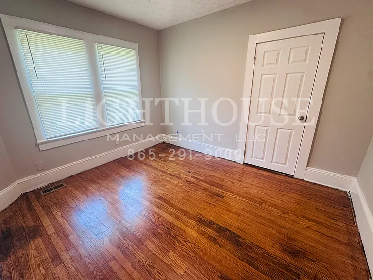 4129 Holston Dr — Photo 6