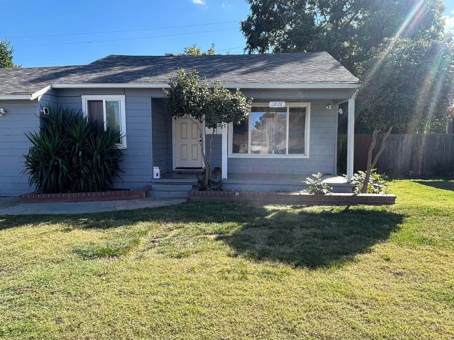 3028 W Monterey Ave — Photo 1