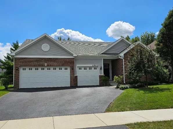 25233 W Zoumar Dr, Plainfield, IL 60586