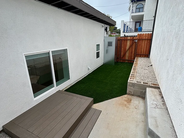 615 S Clementine St #2 — Photo 24