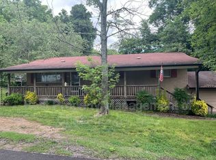 63 Crabtree Rd, Rossville, GA 30741