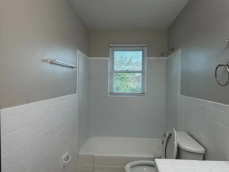 6111 Laurel Hall Dr — Photo 32