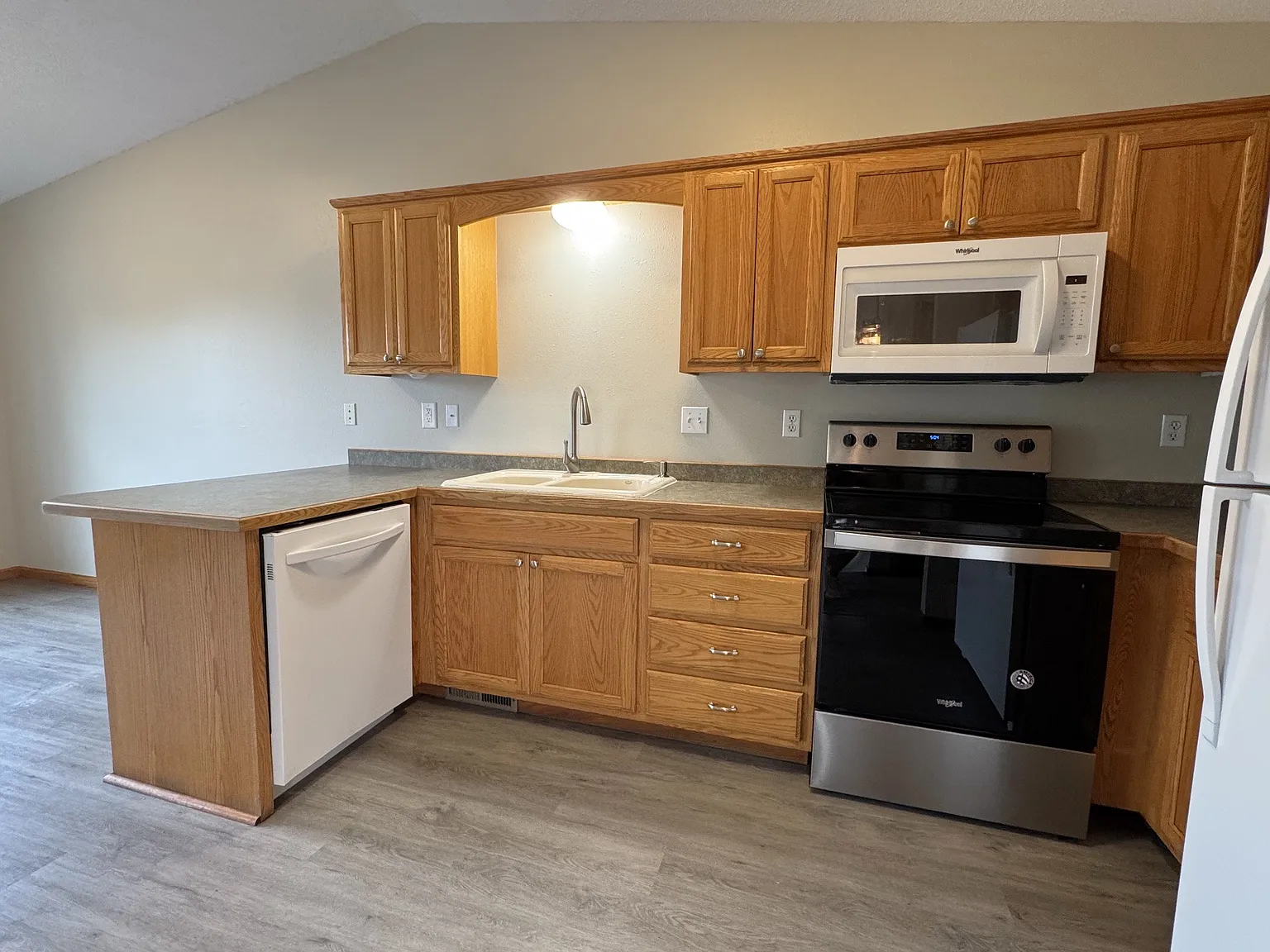 3 bed, 1640 sqft, $1,795 — Photo 3