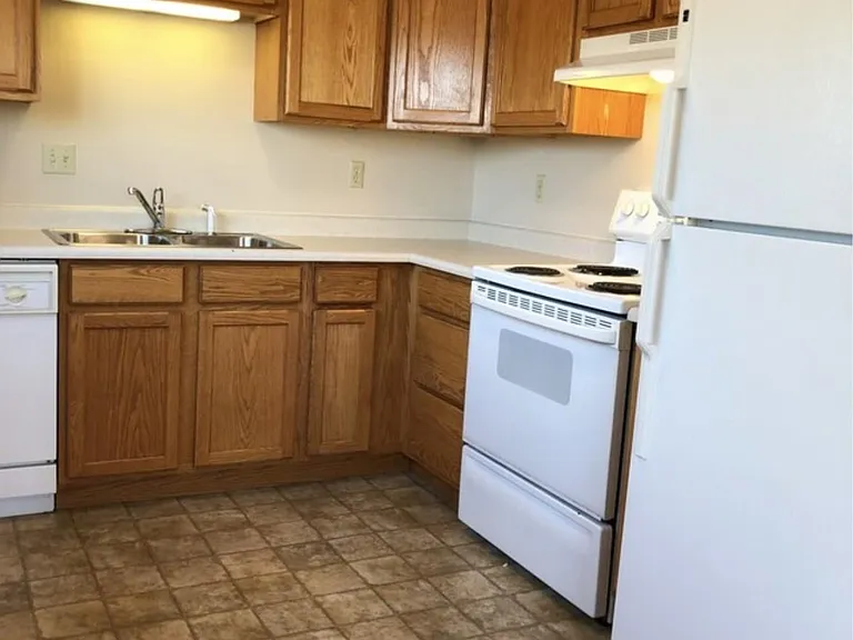 2202 Lewis Ave — Photo 8