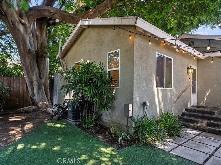 3131 Livonia Ave — Photo 24