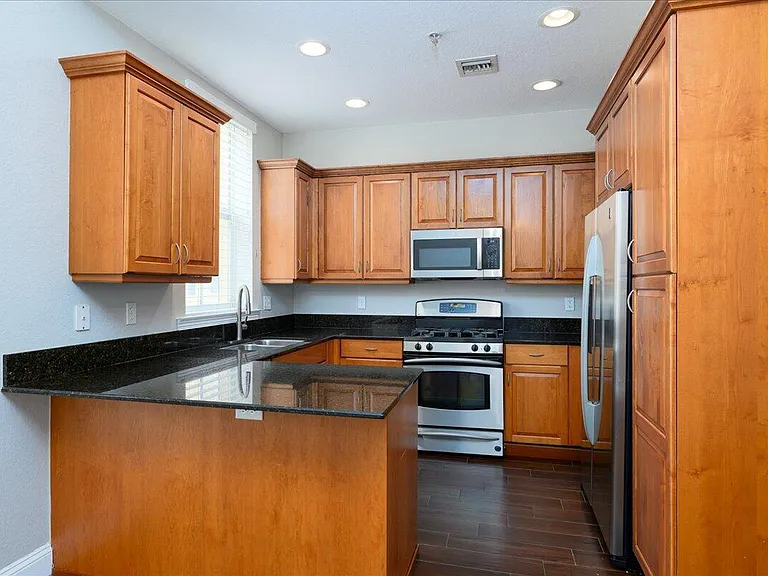 538 NE 7th Ave #1 — Photo 7