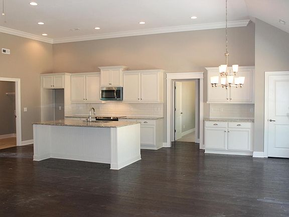2nd image of 723 Deer Valley Dr #116